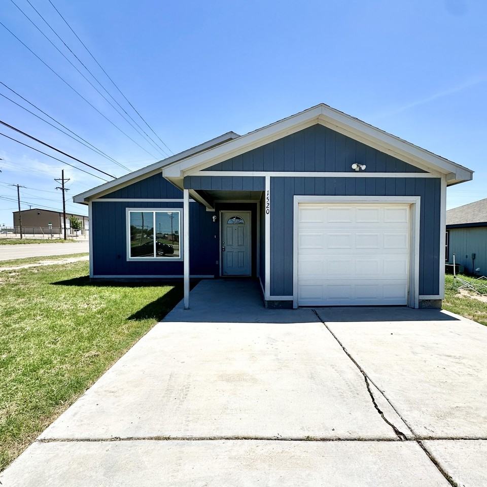 1520 E 13th St - Photo 2 of 18