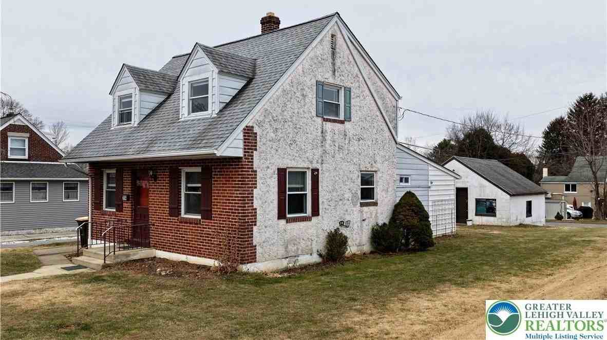 314 6th St - Photo 3 of 37