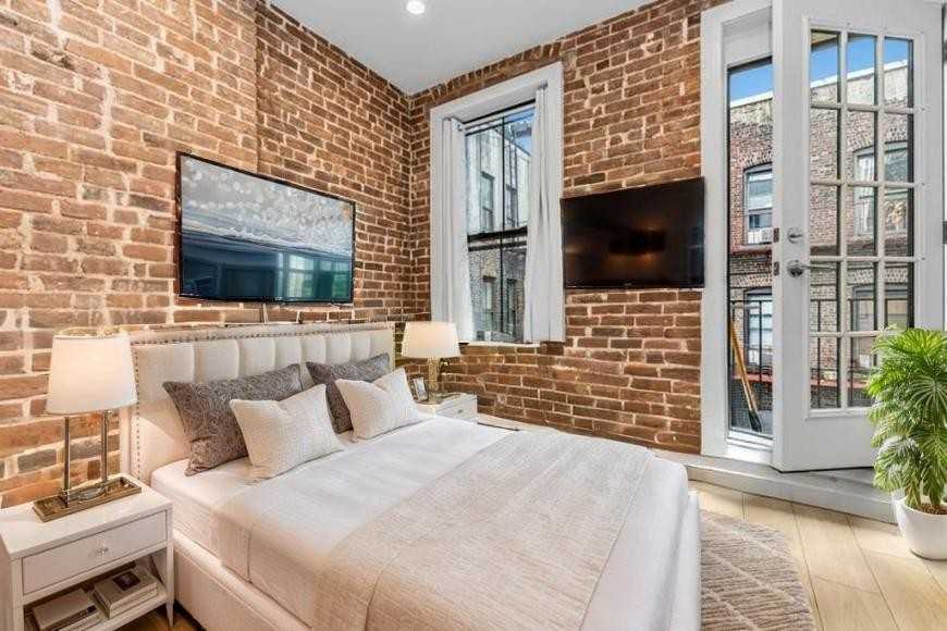 356 W 48th St - Photo 6 of 10