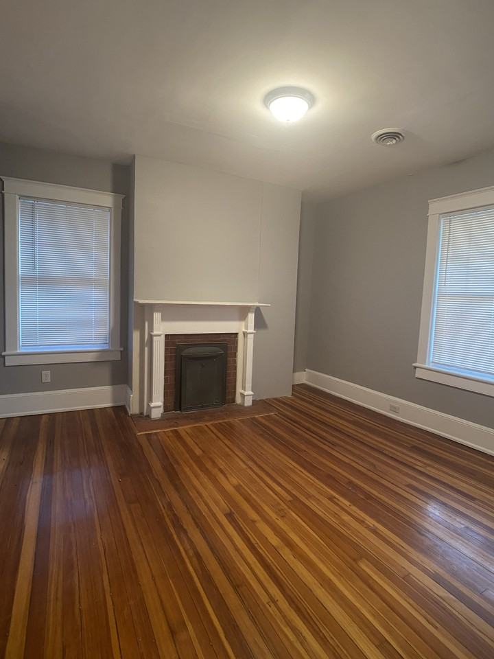 1815 Berkeley Avenue #1 - Photo 7 of 10