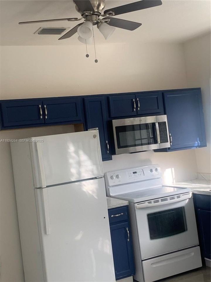 30900 Sw 189th Ave #2 - Photo 2 of 7