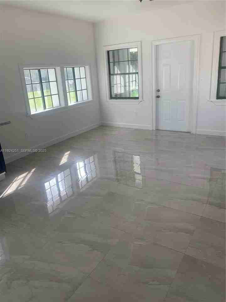 30900 Sw 189th Ave #2 - Photo 3 of 7