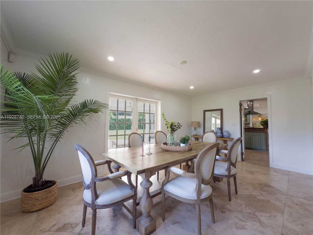 730 Sw 80th St - Photo 5 of 45