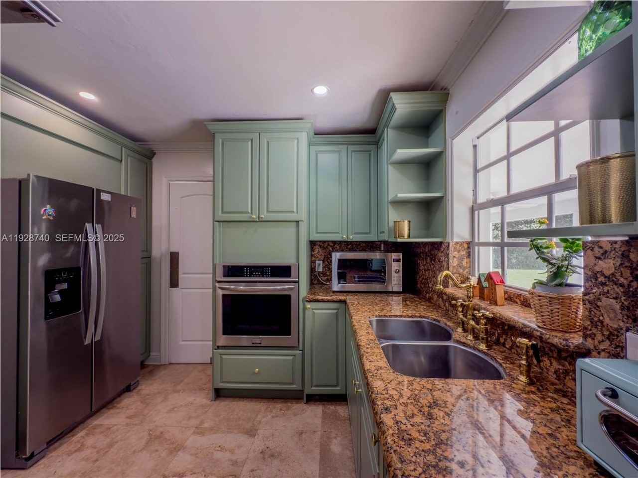 730 Sw 80th St - Photo 7 of 45