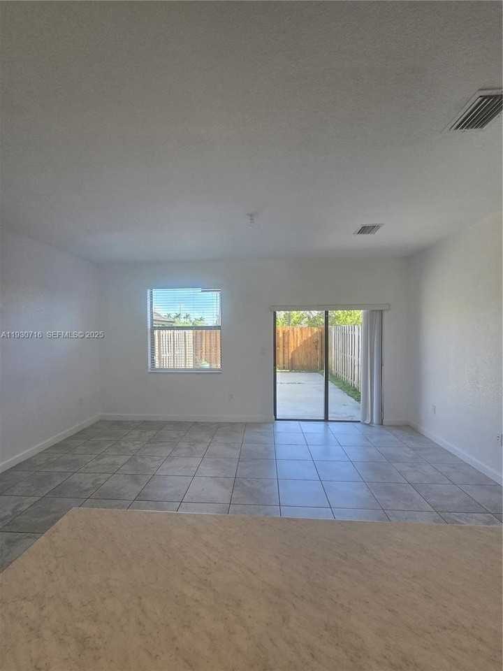 24839 Sw 113th Pl #24839 - Photo 4 of 21