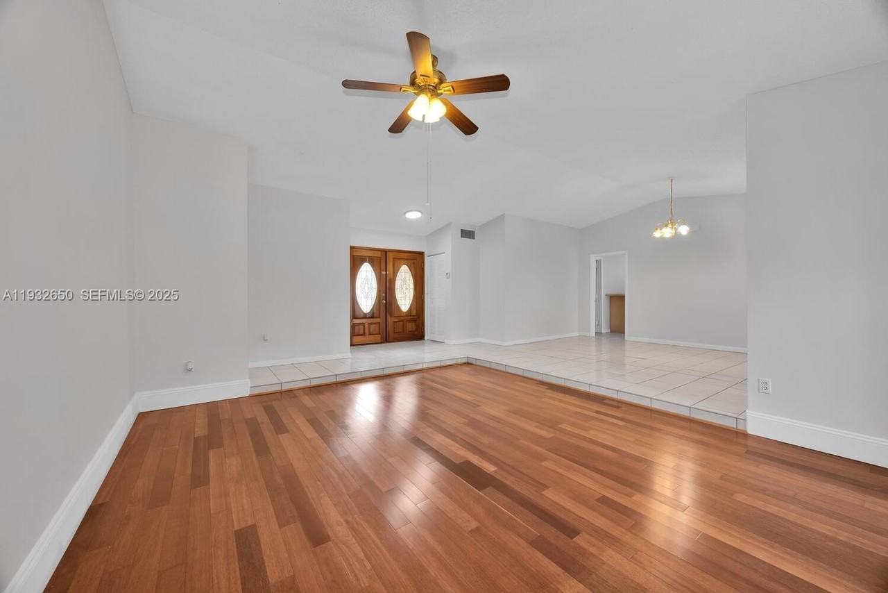 9400 Sw 120th Ave - Photo 4 of 19