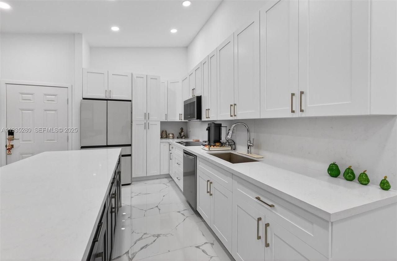 4730 Nw 102nd Ave #204-13 - Photo 4 of 50