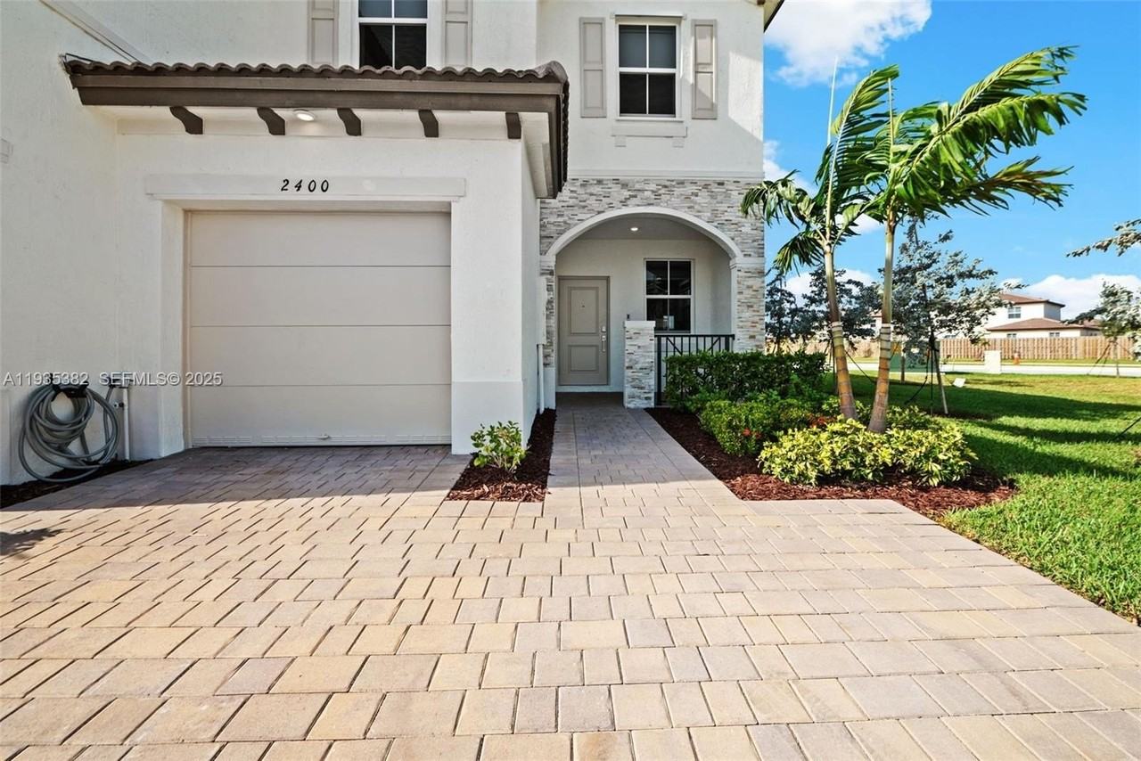 2400 Se 29th St #2400 - Photo 3 of 25