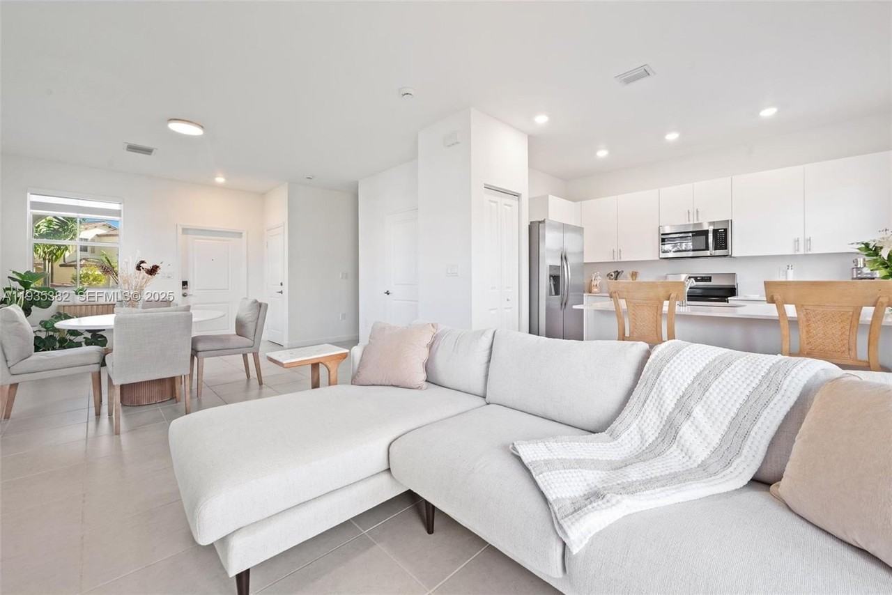 2400 Se 29th St #2400 - Photo 7 of 25