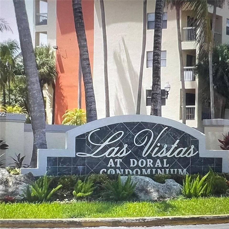 8120 Geneva Ct #554 - Photo 3 of 32