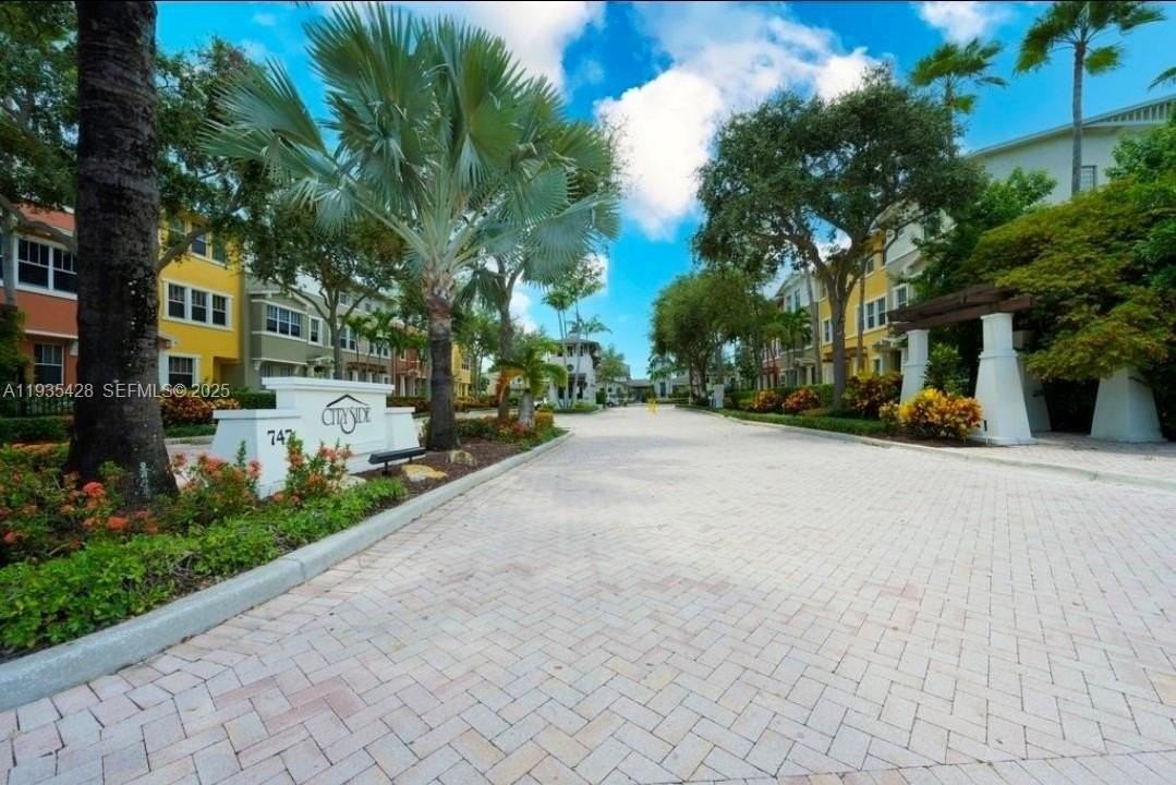 833 Millbrae Ct #5 - Photo 6 of 19