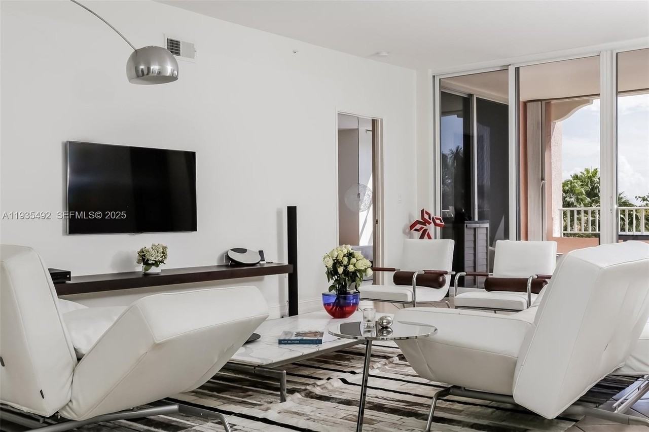 747 Crandon Blvd #410 - Photo 4 of 29