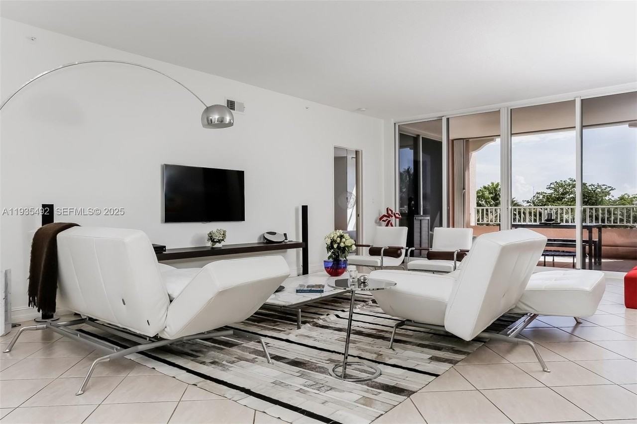 747 Crandon Blvd #410 - Photo 5 of 29