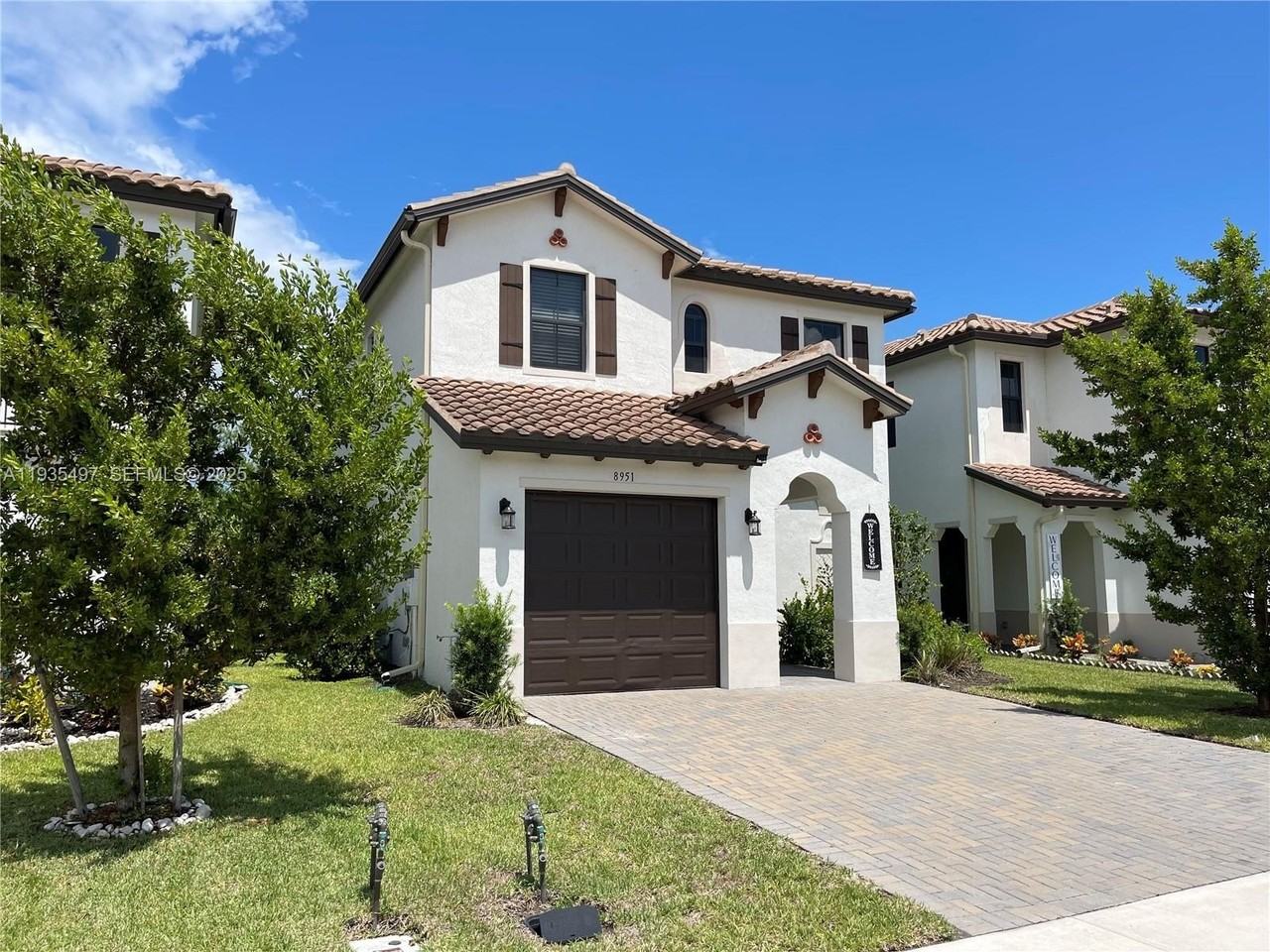 8951 Madrid Cir - Photo 5 of 27