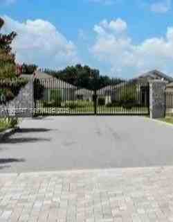 8240 Campbell Crossing Cir #1 - Photo 2 of 9