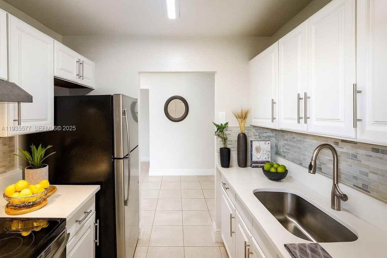 400 Ne 1st St #107 - Photo 6 of 10