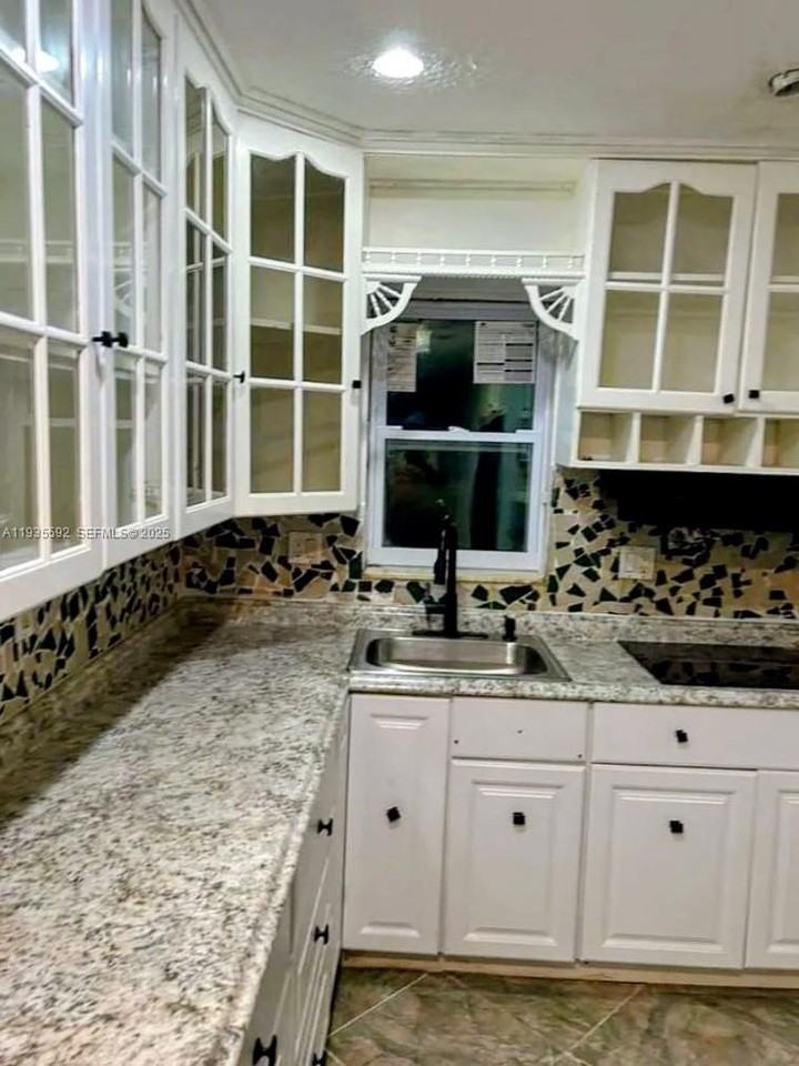 7601 Kimberly Blvd #MAIN - Photo 7 of 8