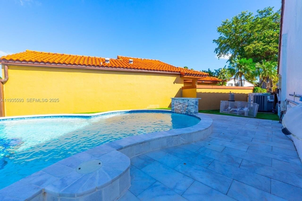 17302 Nw 63rd Pl - Photo 7 of 29