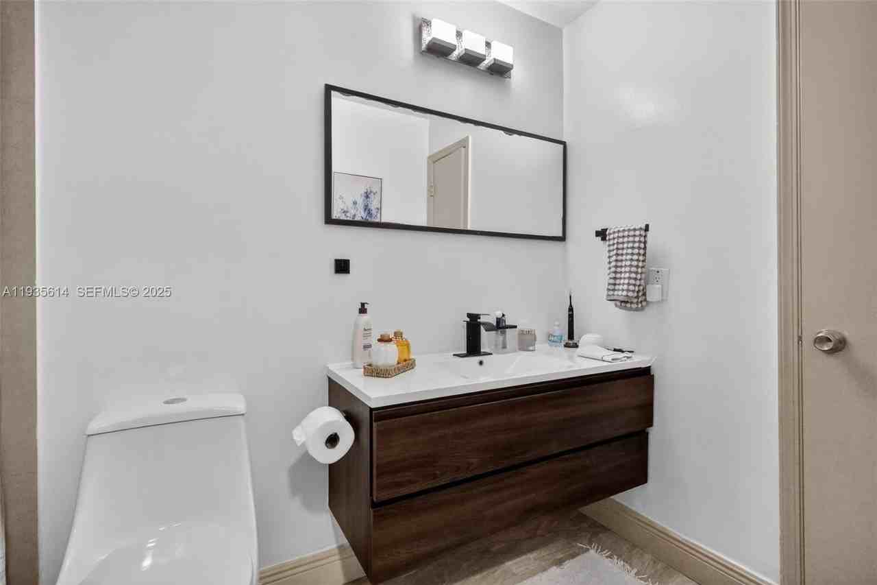 5571 Nw 188th St #0 - Photo 7 of 36