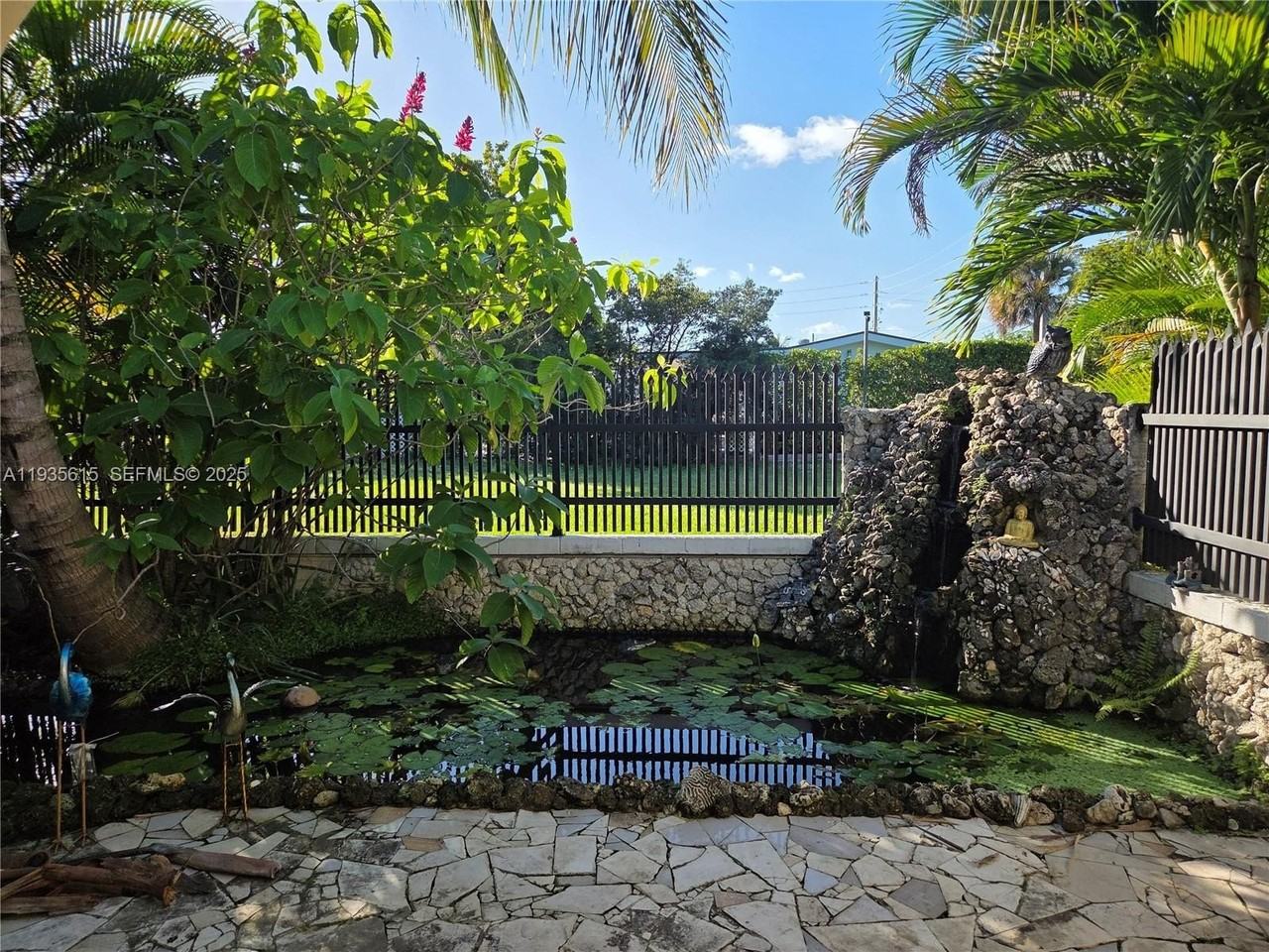 301 Sw 5th St - Photo 3 of 43