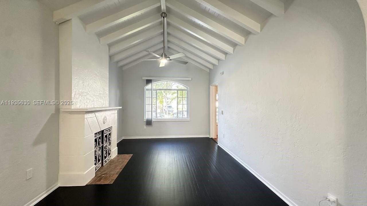 1824 Sw 24th St - Photo 7 of 35