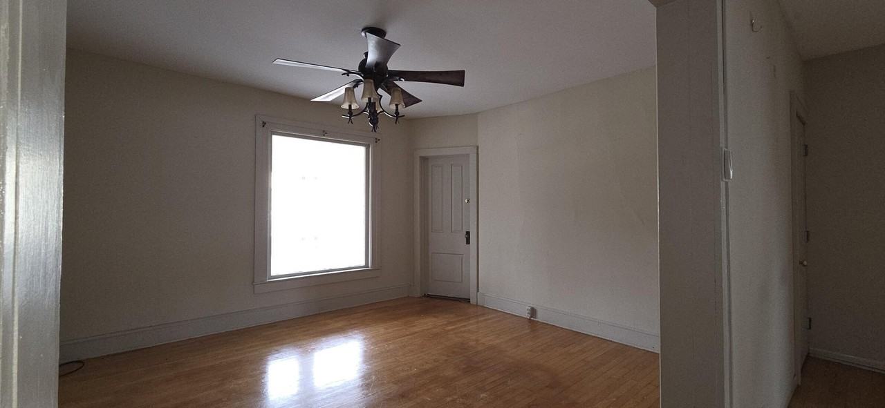 217 S Cross St - Photo 7 of 15