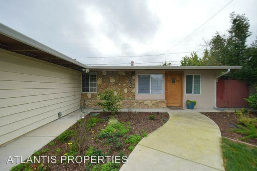 762 Lakehaven Dr - Photo 3 of 21