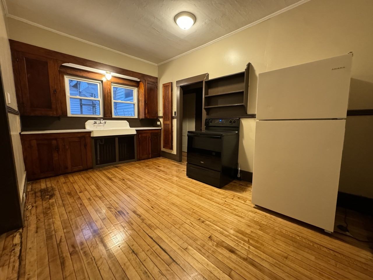 25 Oak Street - Photo 4 of 17