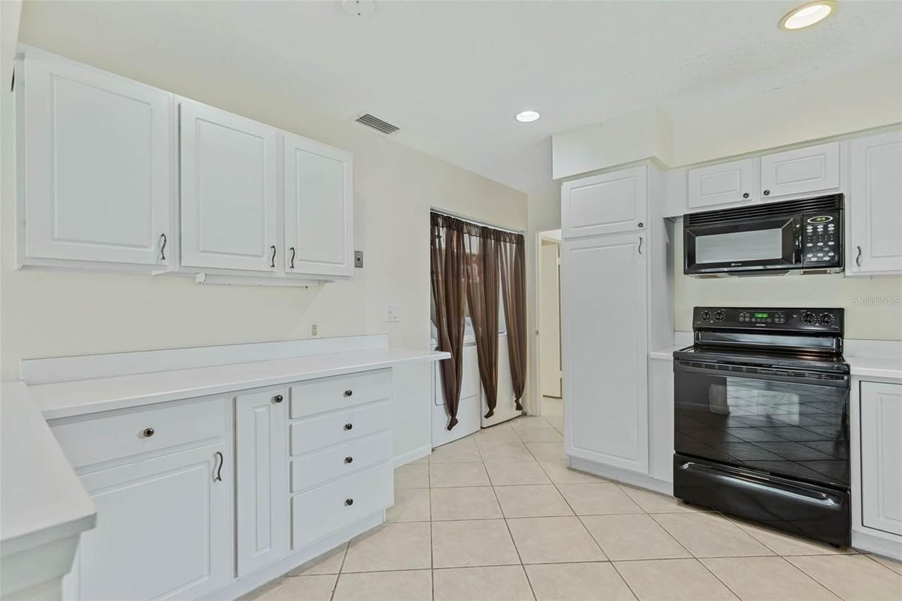 9 Crompton Pl - Photo 5 of 50