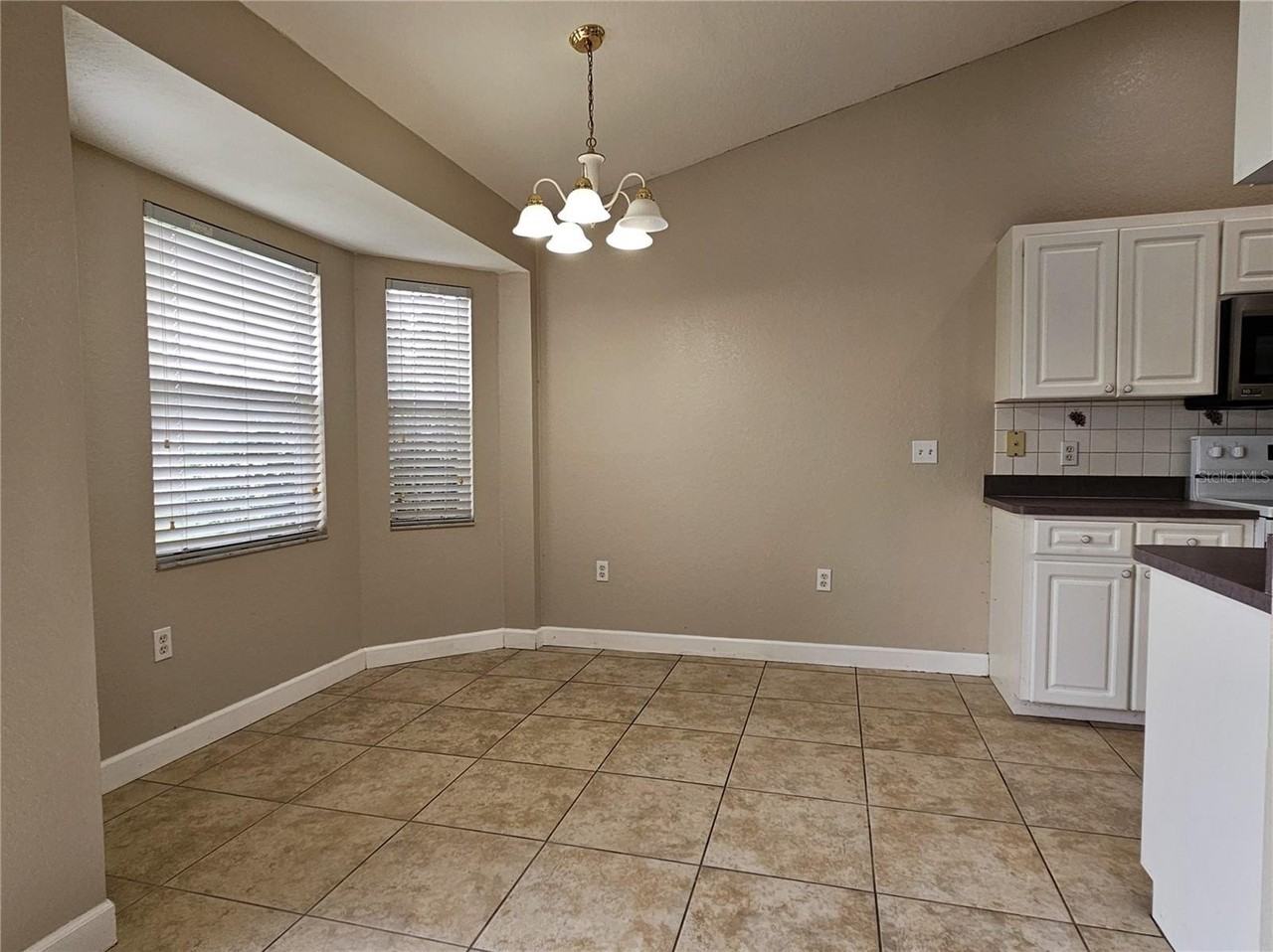 5260 English Dr - Photo 5 of 19