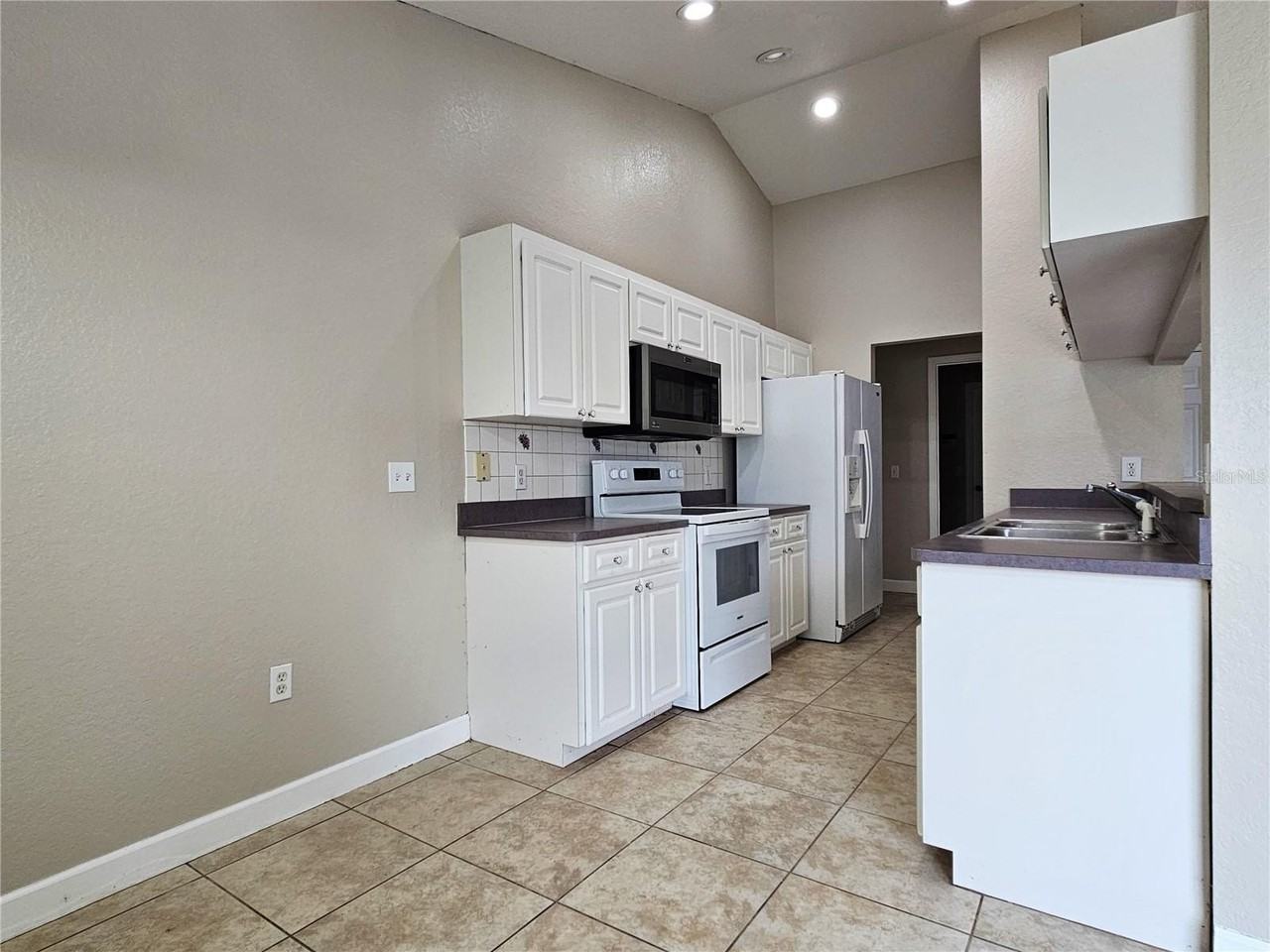 5260 English Dr - Photo 6 of 19