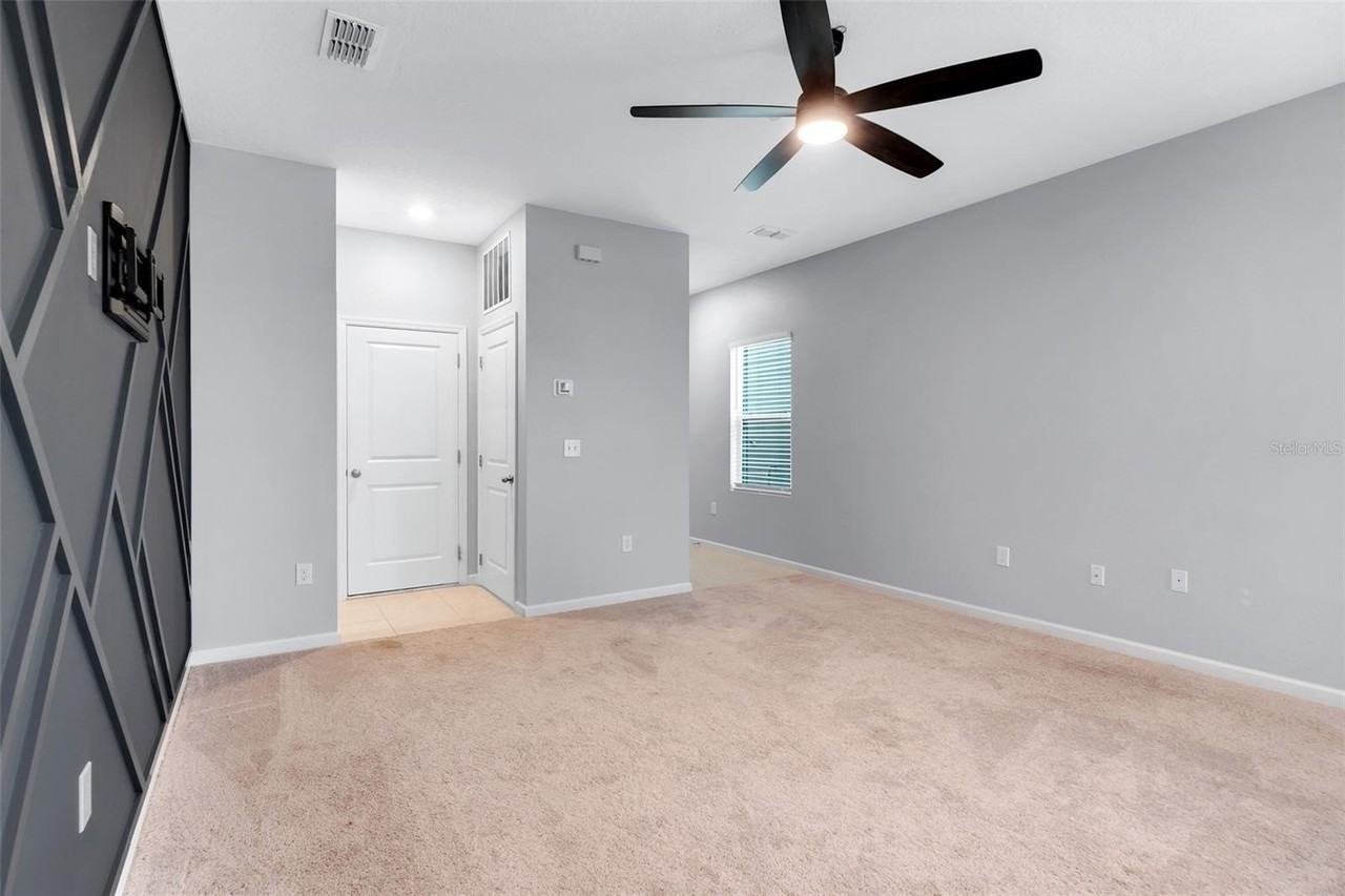 8716 Sportsman Loop - Photo 2 of 17