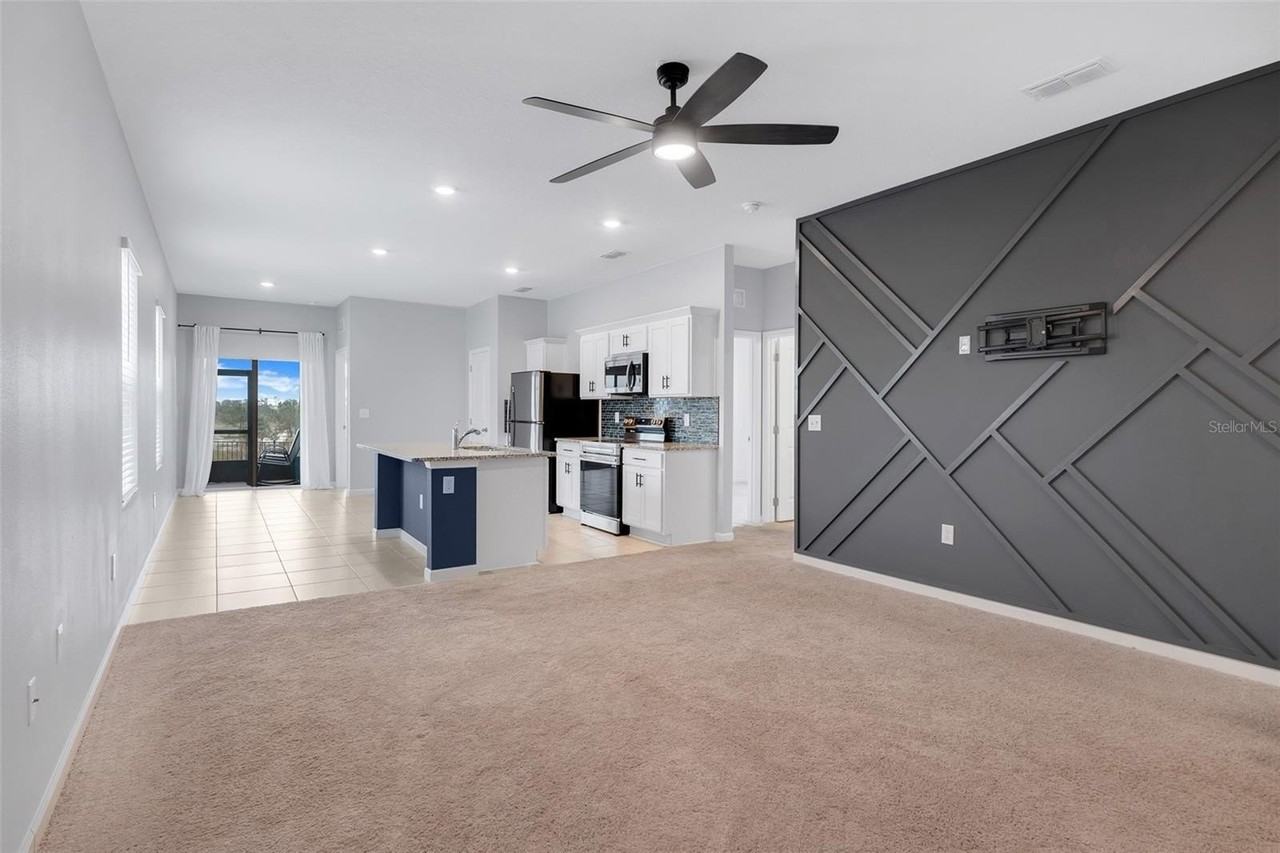 8716 Sportsman Loop - Photo 3 of 17