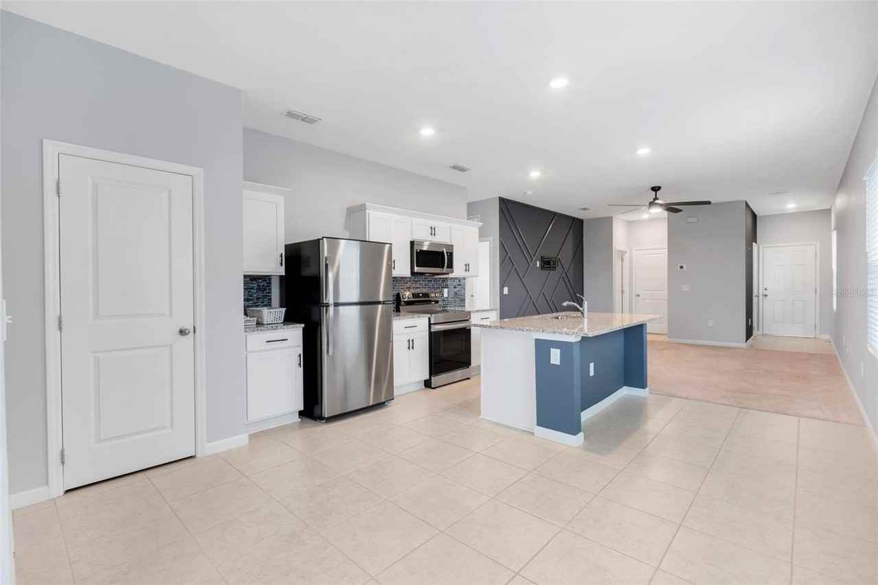 8716 Sportsman Loop - Photo 5 of 17