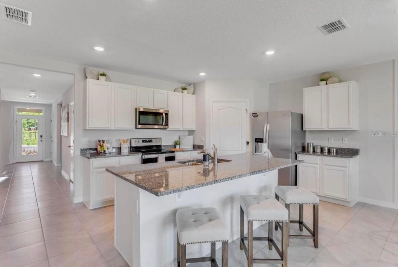 11148 Amber Ridge Dr - Photo 4 of 7