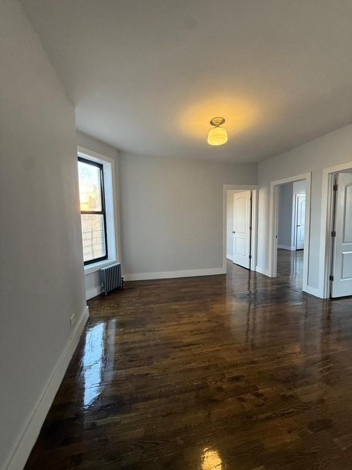 2567 Decatur Ave - Photo 5 of 7