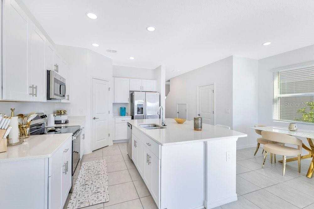 3768 Sepia St - Photo 5 of 33