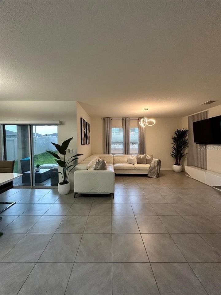 567 Boardwalk Ave - Photo 7 of 21