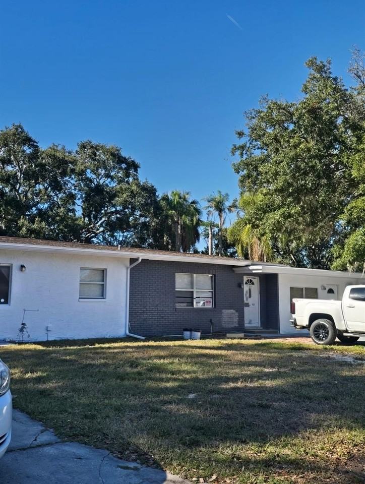 1813 Hacienda Way - Photo 2 of 16