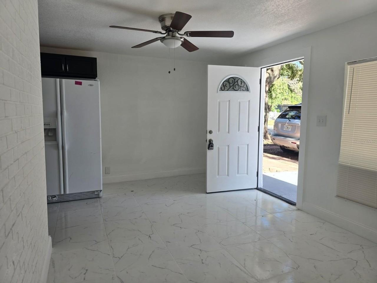 1813 Hacienda Way - Photo 3 of 16