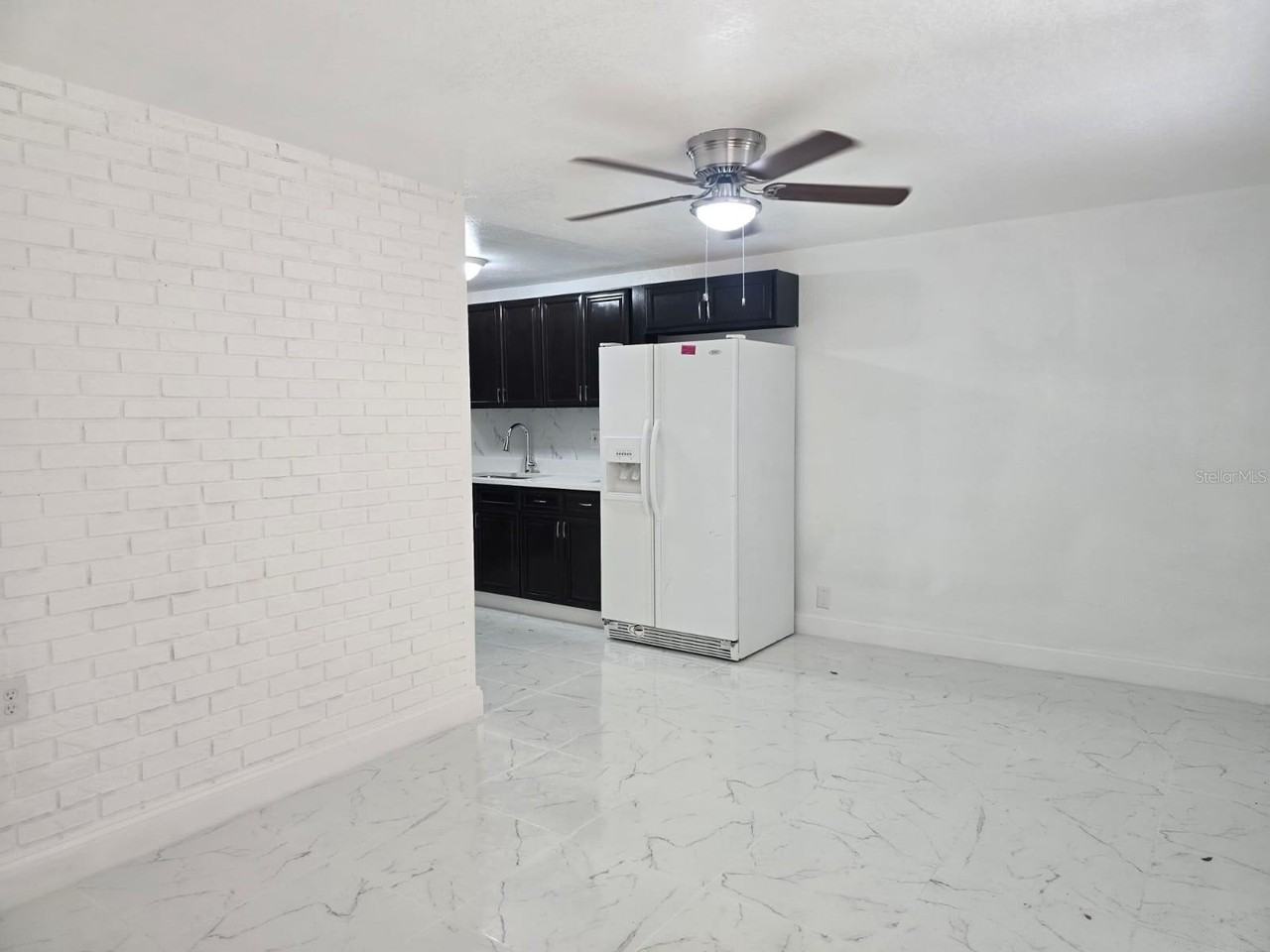 1813 Hacienda Way - Photo 4 of 16