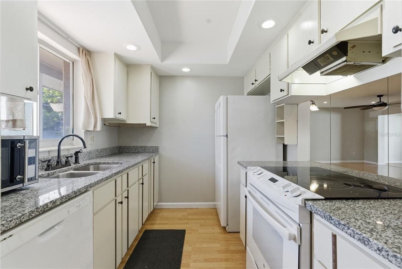 4003 Cypress Willow Ct - Photo 4 of 38