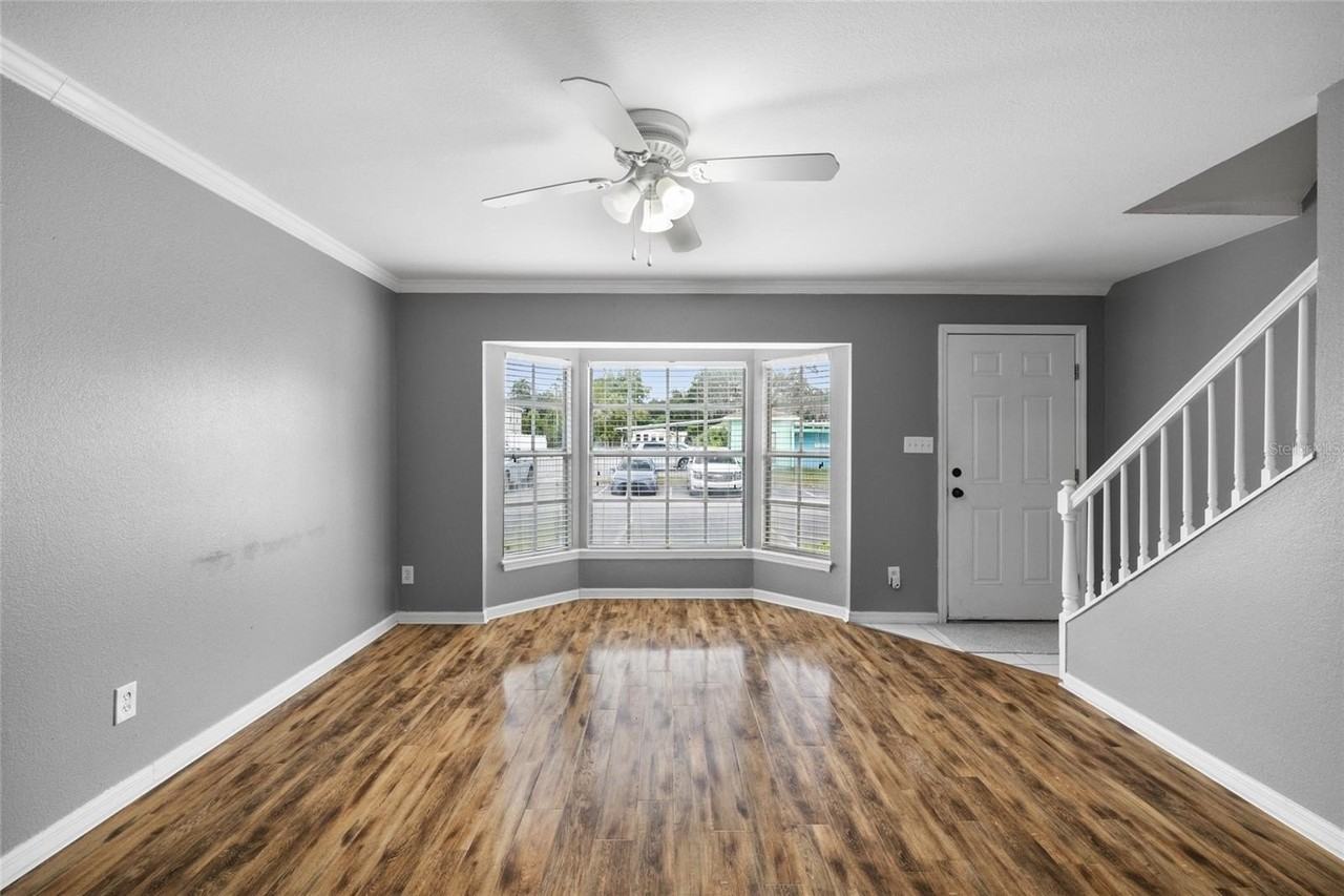 37250 Embassy Park Ln - Photo 4 of 26