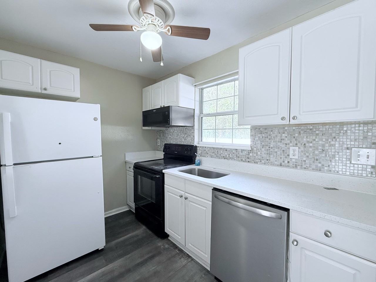 4420 Carter Road - Photo 3 of 14