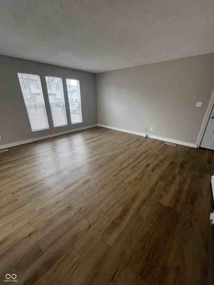 9413 English Oak Dr - Photo 3 of 21