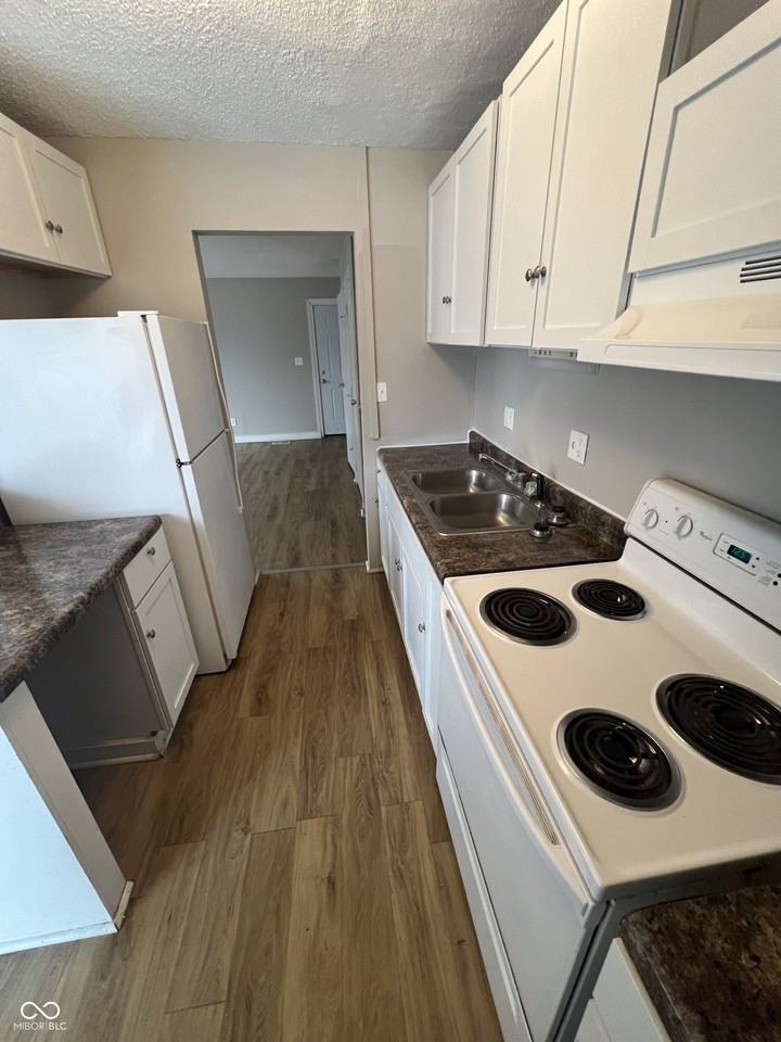 9413 English Oak Dr - Photo 7 of 21