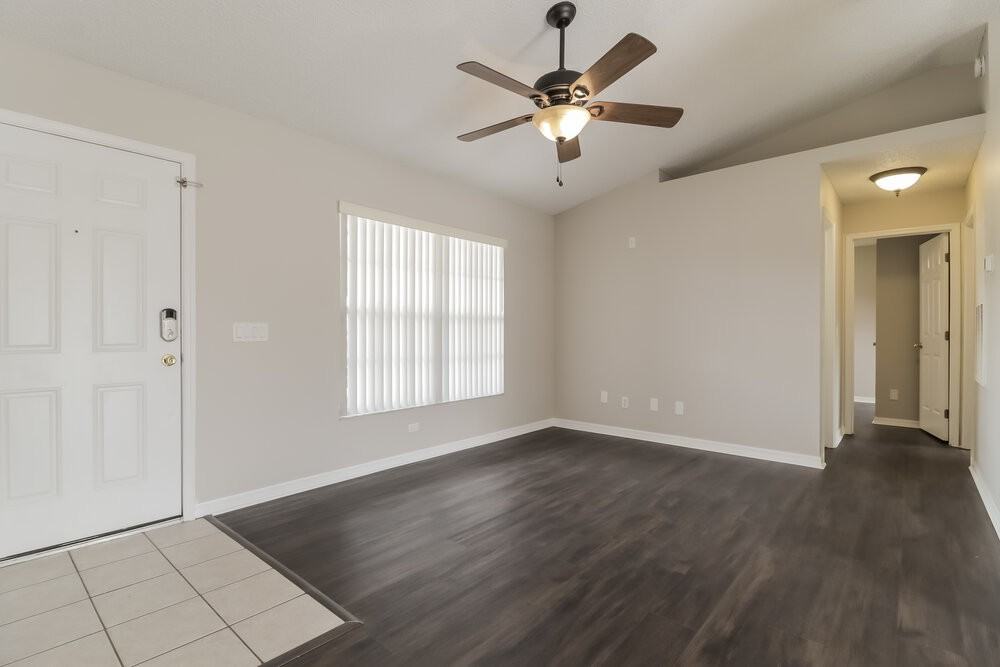 618 Brooke Ct - Photo 4 of 16