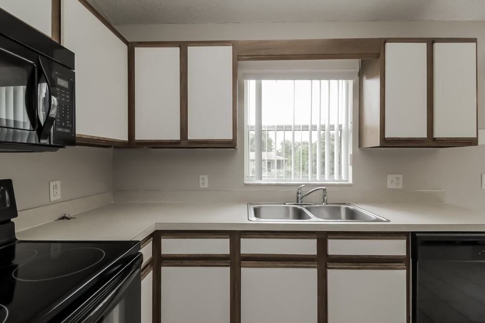 618 Brooke Ct - Photo 6 of 16