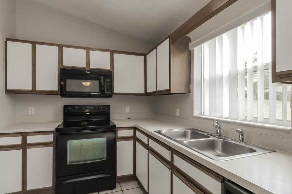 618 Brooke Ct - Photo 7 of 16