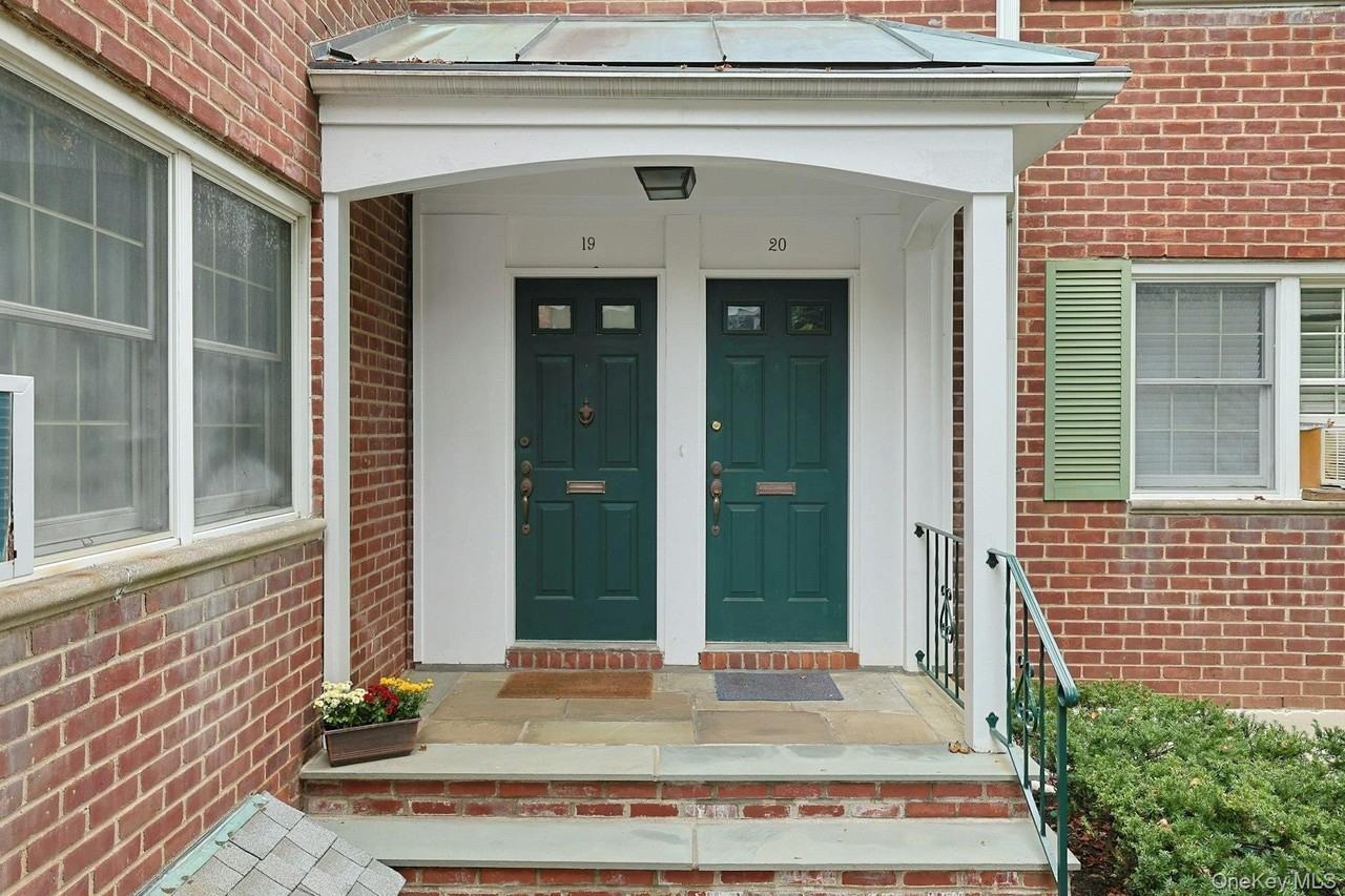 580 Bedford Rd Apt 20 #20 - Photo 2 of 19